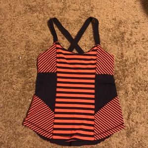 Lululemon top size 6